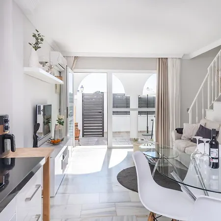 Casa Danesa, With Heated Pool, Gym And Restaurant Holiday home Marbella